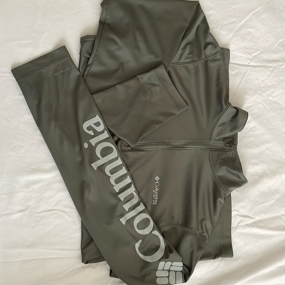Columbia Quarter Zip - Picture 2 of 4